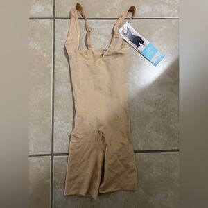 NWT ASSET Shapewear Bodysuit